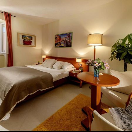 Bed&breakfast Ciao Bella Bed and Breakfast Lussingrande Esterno foto
